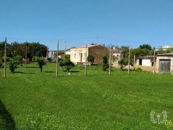 Rustico vista mare da ristrutturare con terreno a Scicli 5